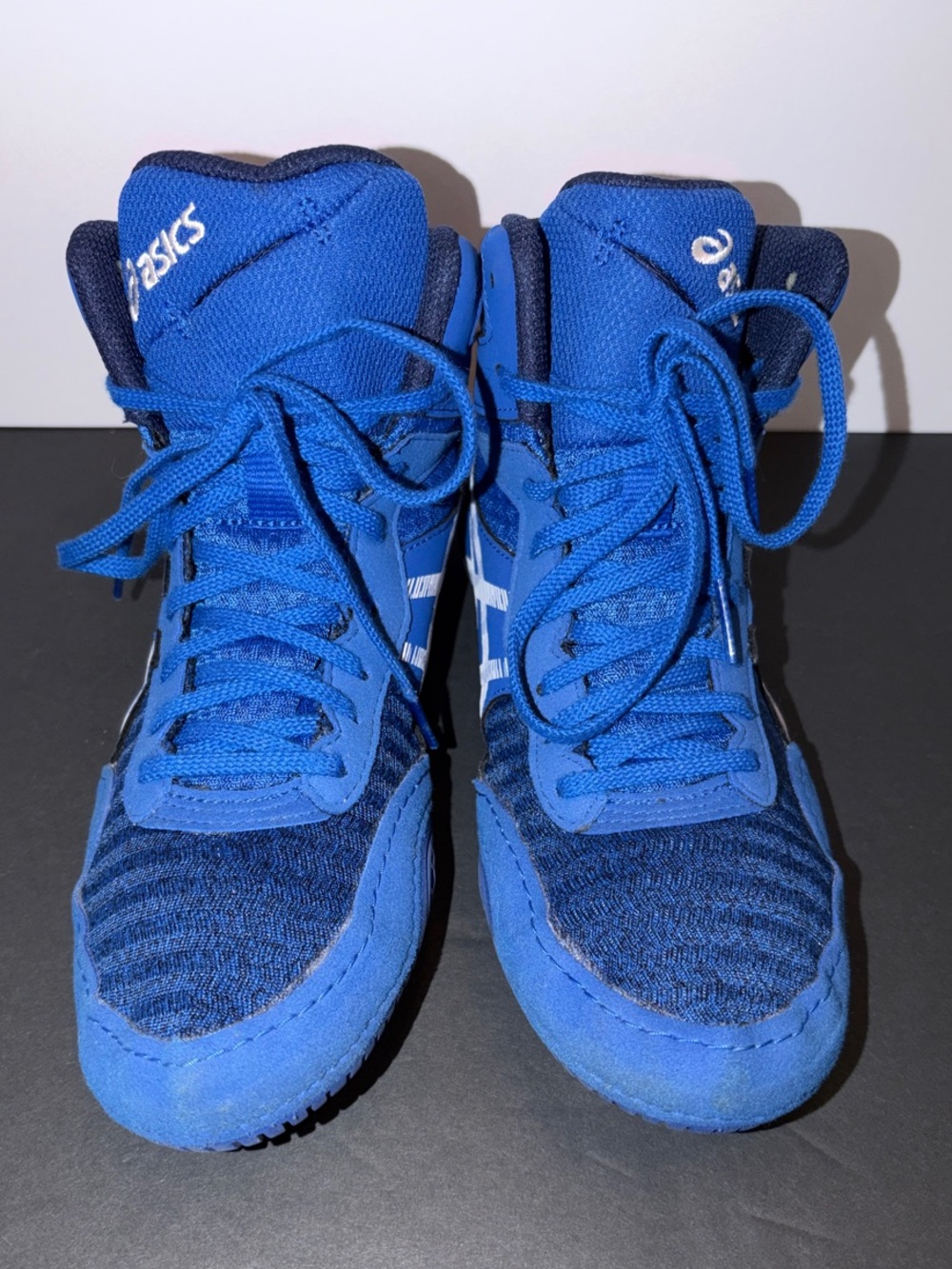 ASICS Size 6 Boys Royal Blue High-Top Wrestling Sneakers
